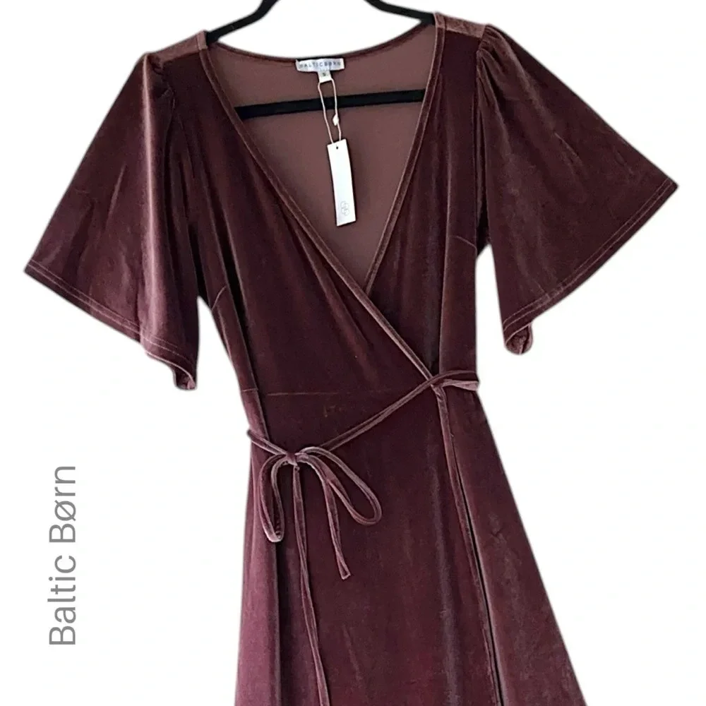 NWT BALTIC BØRN MEGHAN VELVET WRAP DUSTY PLUM MAXI DRESS FLUTTER SLEEVE | SMALL